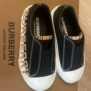 Only worn once for pictures